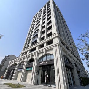一品樓全新兩房平車