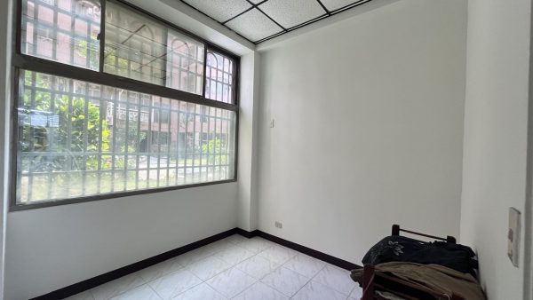 安平永華商圈現成客源一樓金店面：圖片 4