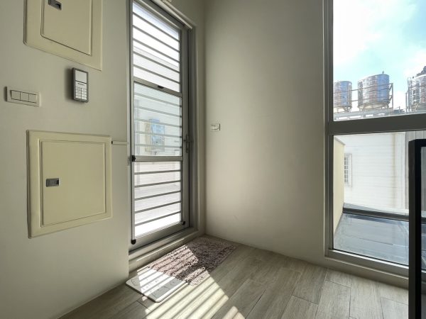 富人之道。安平獨棟電梯四車透天：圖片 14