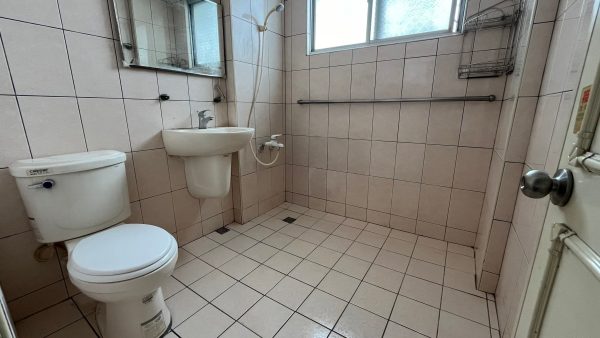 雙城區國華街大面寬商業金店：圖片 2