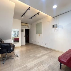 正中正南路帥帥永康金店面